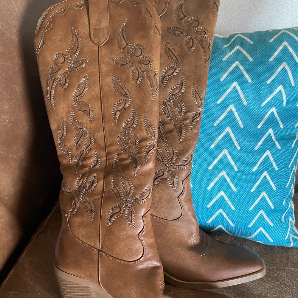 Women's Brown Embroidered Heeled Boots